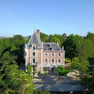 https://domaine-de-combelongue.hotels-rhonealpes.com